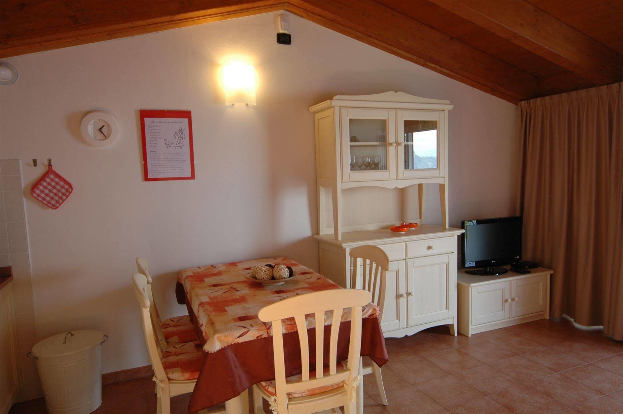 Borgo Del Belanasc Apartment Bellano Bagian luar foto